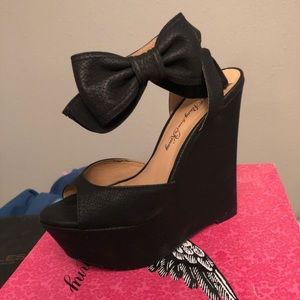 Black wedge sandal